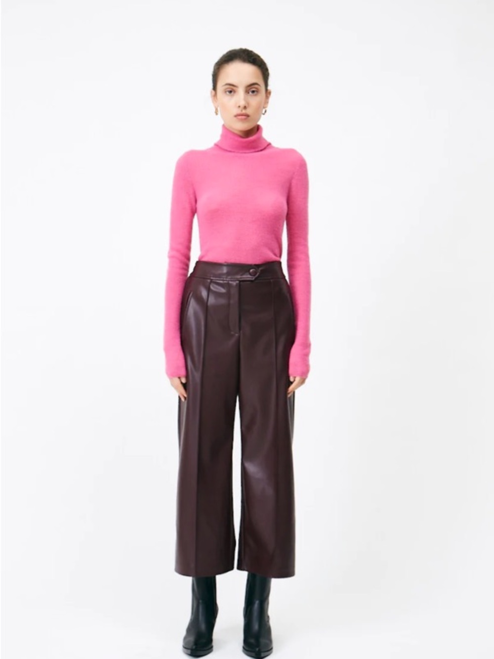 SUNCOO Joy vegan pant Wide-Leg Faux Leather Cropped Pants in Deep Burgundy